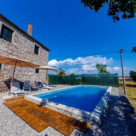 Jakov Villa *